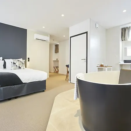 Le Manoir De Kerbot Hotel 4*